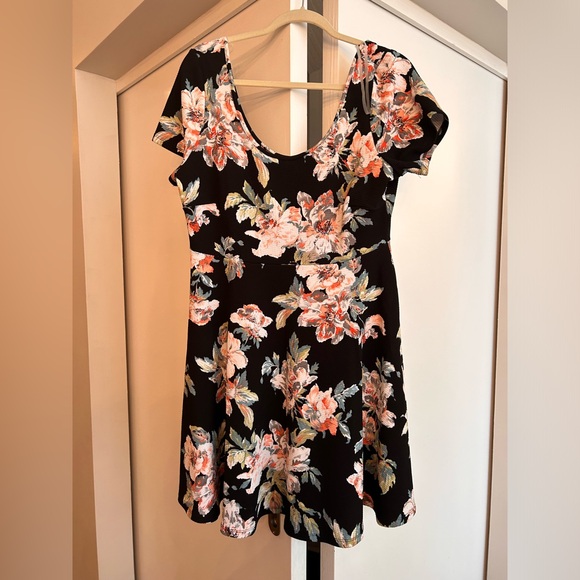 Skater dress - Picture 1 of 1